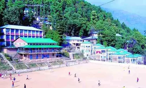 Tibetan स्कूलों में नामांकन में गिरावट सामुदायिक चुनौती Tibetan स्कूलों में नामांकन में गिरावट सामुदायिक चुनौती