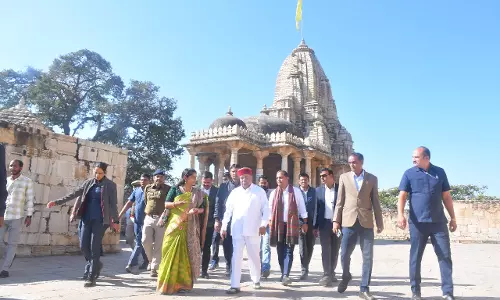 Chittorgarh: शिल्प और स्थापत्य से अभिभूत हुए राज्यपाल थावरचंद गहलोत Chittorgarh: शिल्प और स्थापत्य से अभिभूत हुए राज्यपाल थावरचंद गहलोत