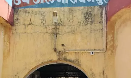 जज ने उपजेल में मारा छापा