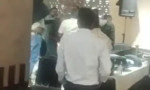 होटल में चल रही पार्टी के बीच हाथापाई, कई लोग घायल