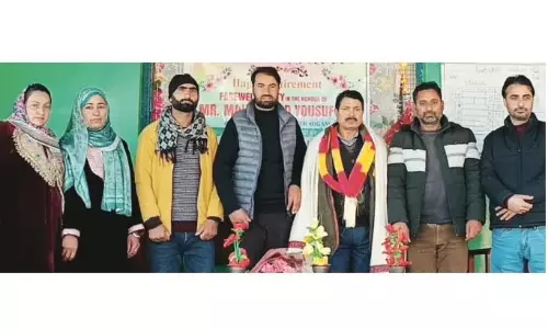 UPS लोन मुहल्ला कंठपोरा में निवर्तमान ZEO के लिए विदाई समारोह आयोजित UPS लोन मुहल्ला कंठपोरा में निवर्तमान ZEO के लिए विदाई समारोह आयोजित