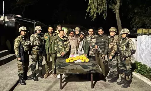 Rajouri में मादक पदार्थ तस्करी की कोशिश नाकाम, दो गिरफ्तार Rajouri में मादक पदार्थ तस्करी की कोशिश नाकाम, दो गिरफ्तार