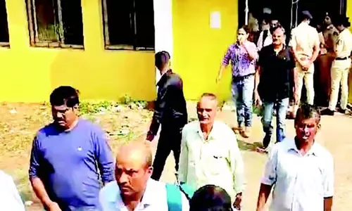 GOA: टिविम कोमुनिडे पोल में अराजकता, 50 गौंकरों ने किया वॉकआउट GOA: टिविम कोमुनिडे पोल में अराजकता, 50 गौंकरों ने किया वॉकआउट