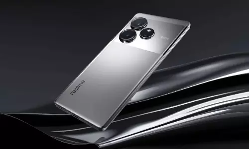 7000mAh बैटरी वाले Realme फोन की रिकॉर्ड बिक्री 7000mAh बैटरी वाले Realme फोन की रिकॉर्ड बिक्री