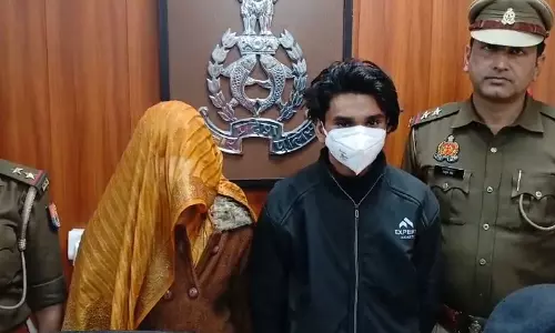 शराबी पति की पत्नी ने प्रेमी के साथ मिलकर की हत्या, दोनों गिरफ्तार, 8 साल पहले हुई थी शादी शराबी पति की पत्नी ने प्रेमी के साथ मिलकर की हत्या, दोनों गिरफ्तार, 8 साल पहले हुई थी शादी