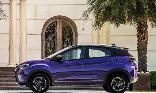 किआ की ये धांसू SUV ब्रेज़ा नेक्सॉन वेन्यू को देती है टक्कर किआ की ये धांसू SUV ब्रेज़ा नेक्सॉन वेन्यू को देती है टक्कर