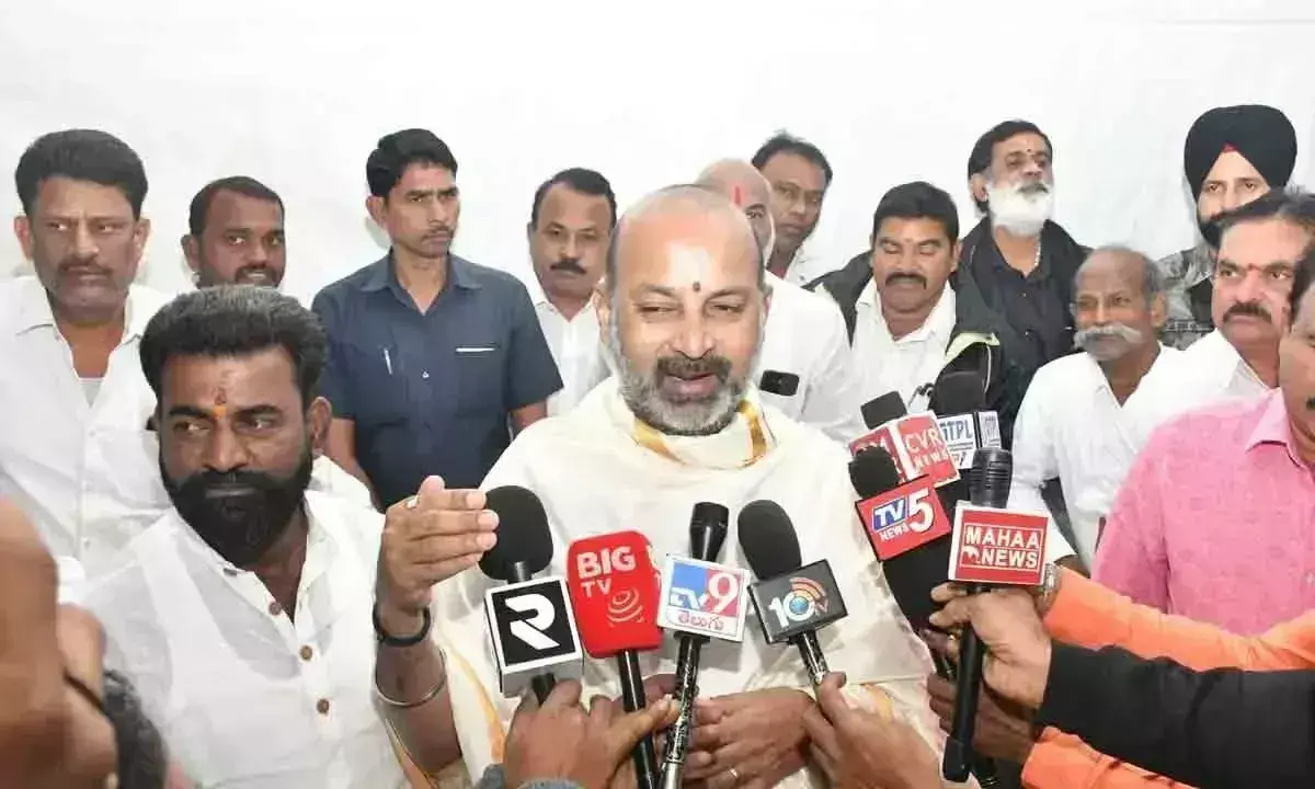 मैं प्रदेश अध्यक्ष पद की दौड़ में नहीं हूं: Bandi Sanjay मैं प्रदेश अध्यक्ष पद की दौड़ में नहीं हूं: Bandi Sanjay