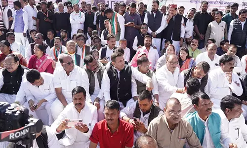 MP: कांग्रेस ने भोपाल में राज्य सरकार के खिलाफ किया प्रदर्शन