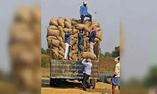 निर्मल, मंचेरियल में मिलर्स CMR की डिलीवरी में लापरवाही बरत रहे निर्मल, मंचेरियल में मिलर्स CMR की डिलीवरी में लापरवाही बरत रहे
