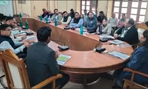 Churu: जिला कलेक्टर ने की बीस सूत्री कार्यक्रम की समीक्षा