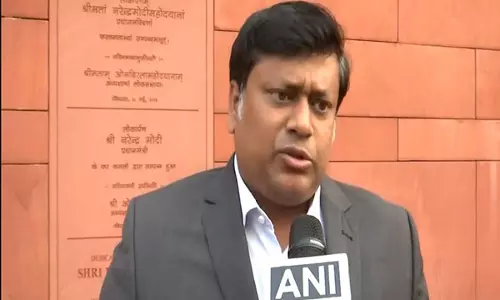 केंद्रीय मंत्री सुकांत मजूमदार ने EVM के कामकाज के आरोपों पर कांग्रेस की आलोचना की केंद्रीय मंत्री सुकांत मजूमदार ने EVM के कामकाज के आरोपों पर कांग्रेस की आलोचना की