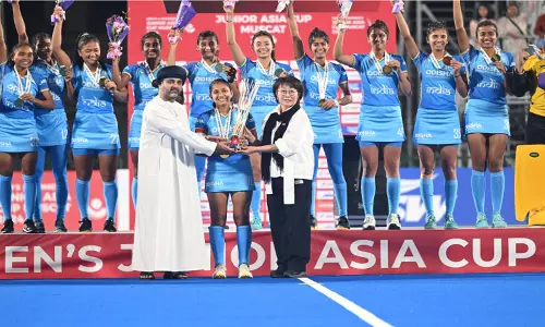 महिला जूनियर Asia Cup: भारत चैंपियन बना, पेनल्टी शूटआउट में चीन को हराया महिला जूनियर Asia Cup: भारत चैंपियन बना, पेनल्टी शूटआउट में चीन को हराया