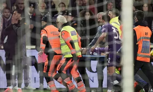 Fiorentina के मिडफील्डर एडोआर्डो बोव दुर्घटना से उबरकर अच्छी स्थिति में Fiorentina के मिडफील्डर एडोआर्डो बोव दुर्घटना से उबरकर अच्छी स्थिति में