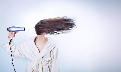 Dandruff: सिर की त्वचा की इस समस्या से कैसे निपटें? Dandruff: सिर की त्वचा की इस समस्या से कैसे निपटें?