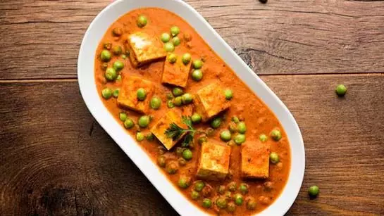 Matar Paneer Recipe: घर पर बनाएं रेस्टोरेंट जैसी मटर पनीर