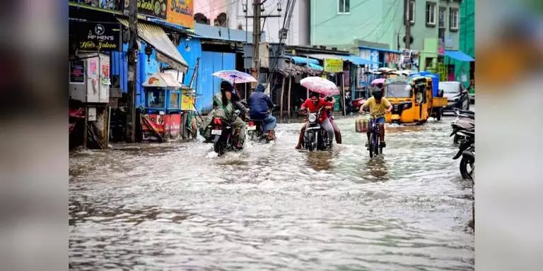 IMD ने दक्षिणी तटीय आंध्र प्रदेश, रायलसीमा में भारी बारिश की भविष्यवाणी की