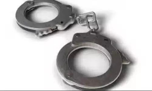 Rajouri में नियंत्रण रेखा के पास 5.5 किलोग्राम हेरोइन के साथ 2 लोग गिरफ्तार Rajouri में नियंत्रण रेखा के पास 5.5 किलोग्राम हेरोइन के साथ 2 लोग गिरफ्तार