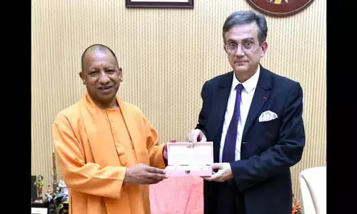 French राजदूत थिएरी मथौ ने योगी से मुलाकात की French राजदूत थिएरी मथौ ने योगी से मुलाकात की