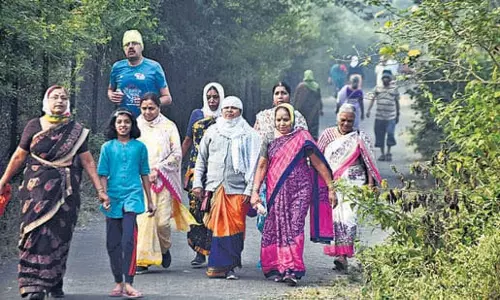 Shivajinagar 7.8 डिग्री सेल्सियस तापमान पर कांप उठा Shivajinagar 7.8 डिग्री सेल्सियस तापमान पर कांप उठा