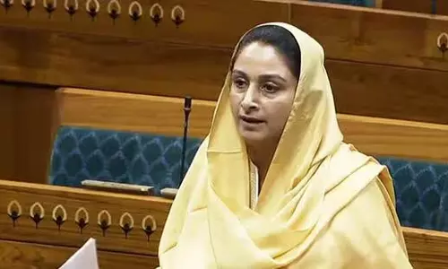 किसानों की मांगें स्वीकार करें: संसद में Harsimrat Badal किसानों की मांगें स्वीकार करें: संसद में Harsimrat Badal
