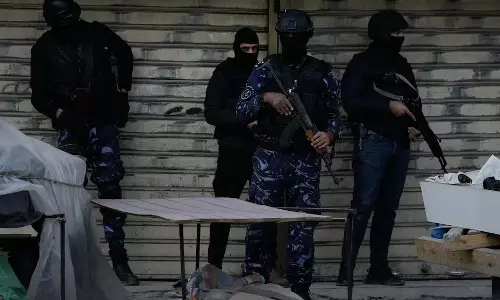 Palestinian security बलों ने उग्रवादियों के खिलाफ एक दुर्लभ कार्रवाई शुरू की