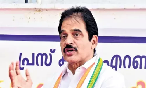 Kerala: केसी वेणुगोपाल ने त्रिशूर कांग्रेस नेताओं से कहा, कमर कस लें या कार्रवाई के लिए तैयार Kerala: केसी वेणुगोपाल ने त्रिशूर कांग्रेस नेताओं से कहा, कमर कस लें या कार्रवाई के लिए तैयार