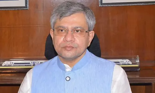 101 रेल कर्मियों को अति विशिष्ट रेल सेवा पुरस्कार