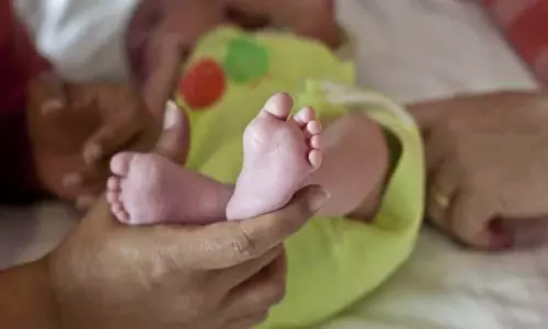 Tamil Nadu: थेनपेनई नदी में नवजात जुड़वां बच्चियों के शव तैरते मिले Tamil Nadu: थेनपेनई नदी में नवजात जुड़वां बच्चियों के शव तैरते मिले
