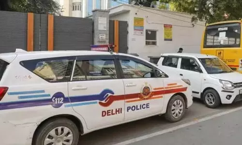 Delhi : पति ने पत्नी को दूसरे व्यक्ति के साथ देखा, पीट-पीटकर मार डाला