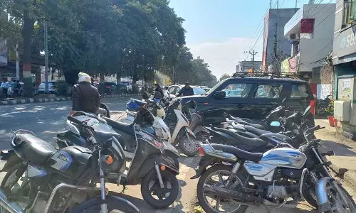Haryana : जगाधरी में बेतरतीब ढंग से पार्क किए गए Haryana : जगाधरी में बेतरतीब ढंग से पार्क किए गए
