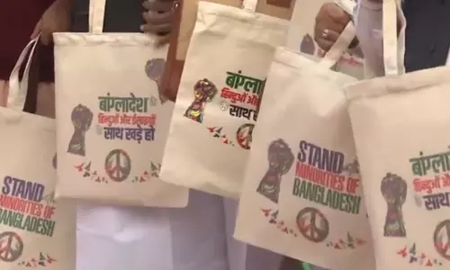 कंधे पर टंगे बैग से क्या संदेश दे रहीं प्रियंका गांधी? नया VIDEO कंधे पर टंगे बैग से क्या संदेश दे रहीं प्रियंका गांधी? नया VIDEO