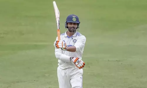 Gabba Test: बारिश ने फिर रोका खेल, जडेजा के अर्धशतक से भारत 180/6 पर पहुंचा Gabba Test: बारिश ने फिर रोका खेल, जडेजा के अर्धशतक से भारत 180/6 पर पहुंचा