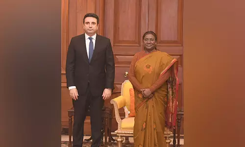 राष्ट्रपति मुर्मू ने Armenia के संसदीय प्रतिनिधिमंडल से मुलाकात की राष्ट्रपति मुर्मू ने Armenia के संसदीय प्रतिनिधिमंडल से मुलाकात की