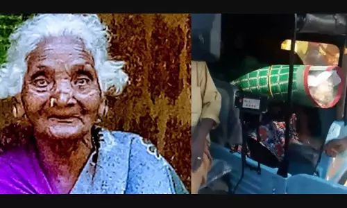 Kerala : बुजुर्ग आदिवासी महिला का शव ऑटो से कब्रिस्तान ले जाया गया Kerala : बुजुर्ग आदिवासी महिला का शव ऑटो से कब्रिस्तान ले जाया गया