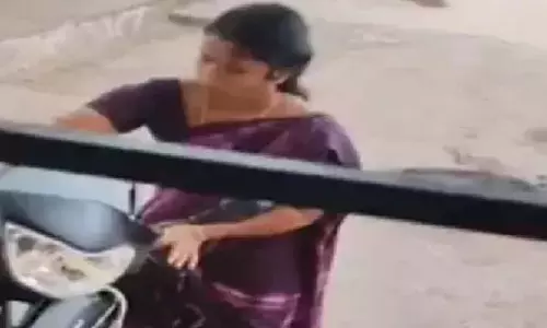 तमिलनाडु में बड़ा झटका: संगीता ने VAO तमिलारासी को कमरे में बंद कर दिया तमिलनाडु में बड़ा झटका: संगीता ने VAO तमिलारासी को कमरे में बंद कर दिया