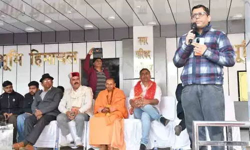 बांग्लादेश में हिंदुओं की सुरक्षा सुनिश्चित करे केंद्र: VHP बांग्लादेश में हिंदुओं की सुरक्षा सुनिश्चित करे केंद्र: VHP