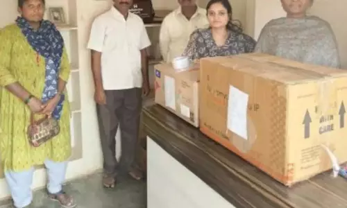 DCA ने वानापर्थी में झोलाछाप डॉक्टर के क्लीनिक पर छापा मारकर 1.5 लाख रुपये की दवाइयां जब्त कीं