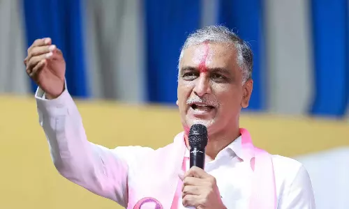हरीश ने सरपंचों को लंबित भुगतान पर Telangana सरकार की आलोचना की हरीश ने सरपंचों को लंबित भुगतान पर Telangana सरकार की आलोचना की