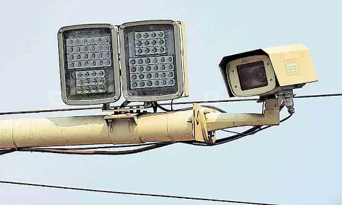 Kerala में 400 में से 300 स्पीड कैमरे खराब, केल्ट्रॉन को रखरखाव का बकाया Kerala में 400 में से 300 स्पीड कैमरे खराब, केल्ट्रॉन को रखरखाव का बकाया