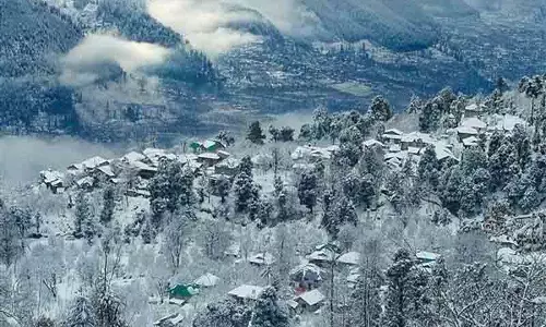 Himachal Pradesh में भीषण ठंड हो रही