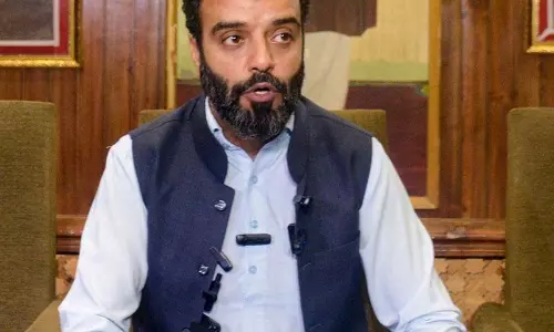 संसद में सांसद ने SI पदों के लिए एक बार की आयु में छूट की मांग की संसद में सांसद ने SI पदों के लिए एक बार की आयु में छूट की मांग की