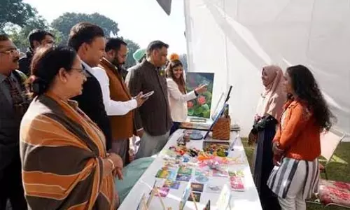 गुलदाउदी शो: महिला स्वयं सहायता समूहों ने अपनी उद्यमशीलता भावना का प्रदर्शन किया गुलदाउदी शो: महिला स्वयं सहायता समूहों ने अपनी उद्यमशीलता भावना का प्रदर्शन किया