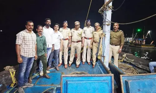Dapoli: हरनाई बंदरगाह पर एक जहाज में 30,000 लीटर अवैध डीजल स्टॉक जब्त