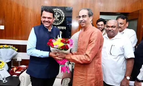 शिवसेना (UBT) नेता उद्धव ठाकरे ने मुख्यमंत्री देवेन्द्र फड़णवीस से मुलाकात की शिवसेना (UBT) नेता उद्धव ठाकरे ने मुख्यमंत्री देवेन्द्र फड़णवीस से मुलाकात की