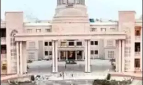 Allahabad हाईकोर्ट की लखनऊ पीठ ने पूर्व येडा चेयरमैन द्वारा जारी दो आदेशों को रद्द किया Allahabad हाईकोर्ट की लखनऊ पीठ ने पूर्व येडा चेयरमैन द्वारा जारी दो आदेशों को रद्द किया