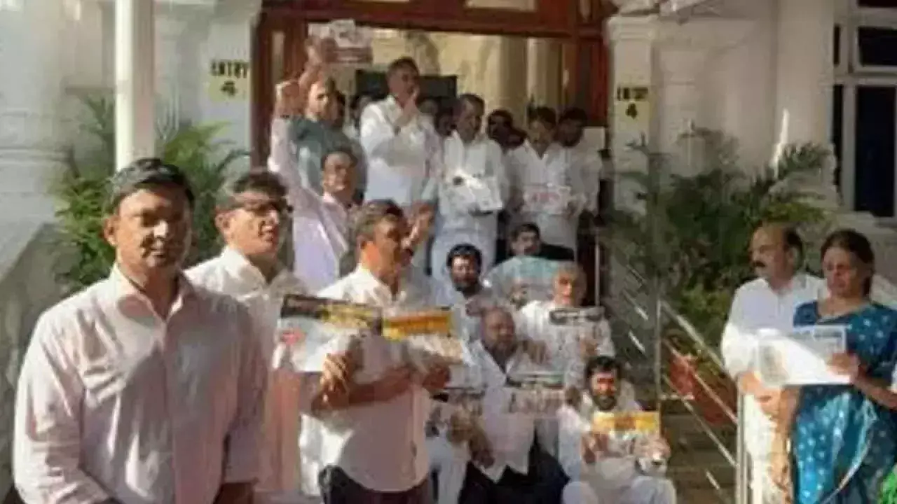 BRS, MIM ने विरोध में बीएसी बैठक से वॉकआउट किया BRS, MIM ने विरोध में बीएसी बैठक से वॉकआउट किया