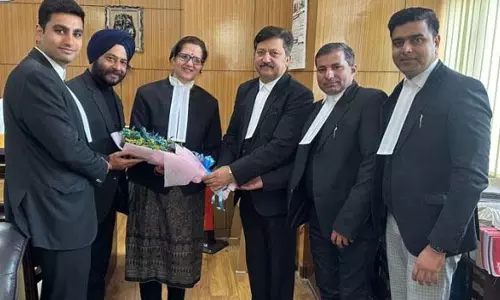 Jammu: बार एसोसिएशन की नवनिर्वाचित टीम ने मुख्य न्यायाधीश-न्यायाधीशों से मुलाकात की