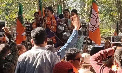 Kalyan: टिटवाला-मांडा इलाके में पानी की किल्लत, महिलाओं ने किया प्रदर्शन