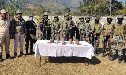 Manipur पुलिस-सेना ने कांगपोकपी और इंफाल पूर्वी सीमा पर पांच आईईडी बरामद किए Manipur पुलिस-सेना ने कांगपोकपी और इंफाल पूर्वी सीमा पर पांच आईईडी बरामद किए