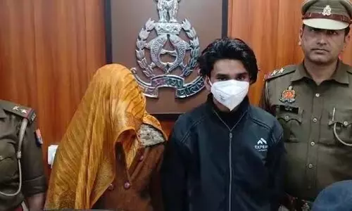 Greater Noida: महिला ने पुरुष दोस्त के साथ मिलकर पति की हत्या की, दोनों गिरफ्तार Greater Noida: महिला ने पुरुष दोस्त के साथ मिलकर पति की हत्या की, दोनों गिरफ्तार